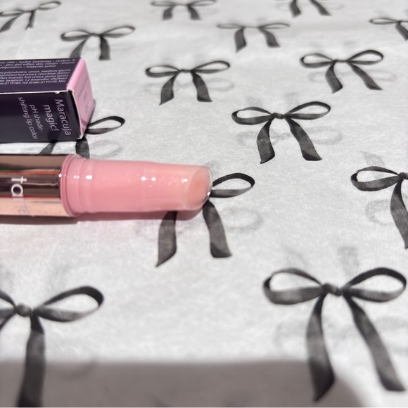 💄 tarte — Maracuja Juicy Shift Lip Balm in CEO - Picture 2 of 6